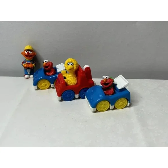 Set of 3 SESAME STREET Vehicles ~ Big Bird Tow Truck and Elmo Car - Picture 2 of 3